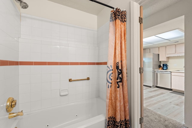 805 Country Club Dr SE Unit G2, Rio Rancho, NM 87124 - bathroom with a combined bath / shower with jetted tub and wood finished floors