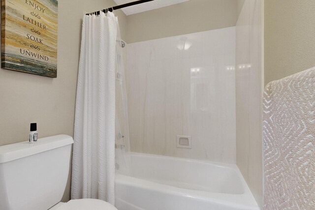 3546 Newcastle Dr SE, Rio Rancho, NM 87124 - bathroom with toilet and shower / bath combo