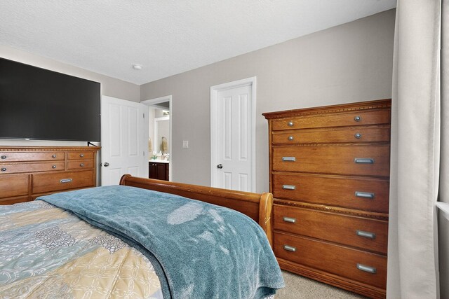 3546 Newcastle Dr SE, Rio Rancho, NM 87124 - bedroom featuring light carpet