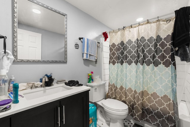 2024 Hinkle St SE, Albuquerque, NM 87102 - full bath featuring vanity and shower / tub combo with curtain