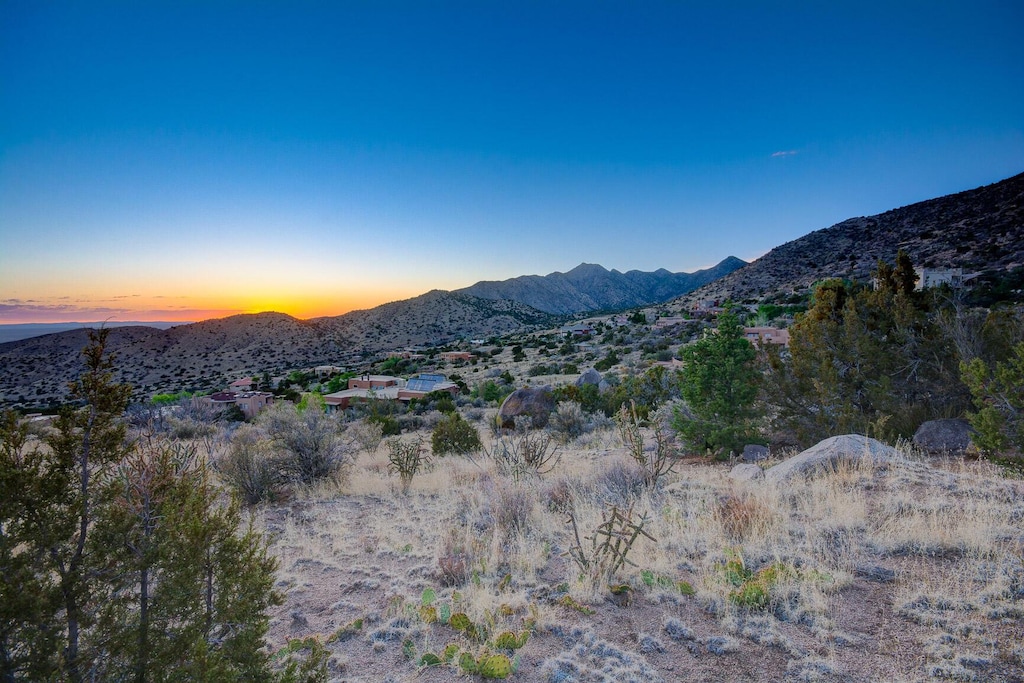 9 La Luz Trl NE, Albuquerque, NM 87122