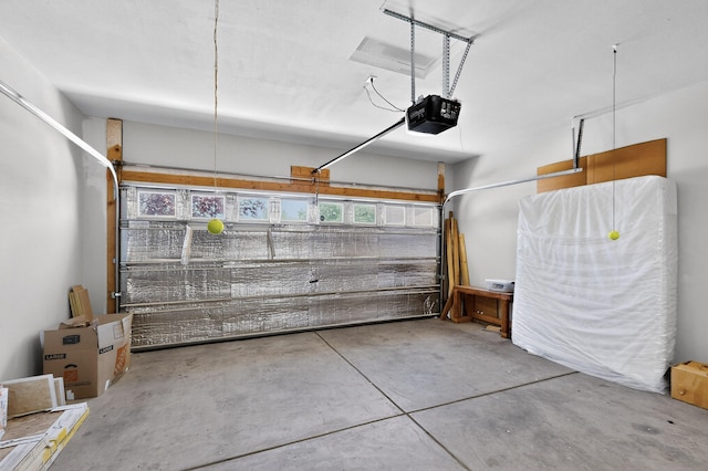 5508 Carefree Ave NW, Albuquerque, NM 87120 - garage featuring a garage door opener