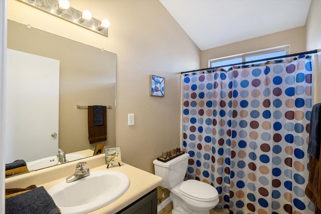 5478 Salem Ct NE, Rio Rancho, NM 87144 - full bath featuring vanity, a shower with shower curtain, and vaulted ceiling
