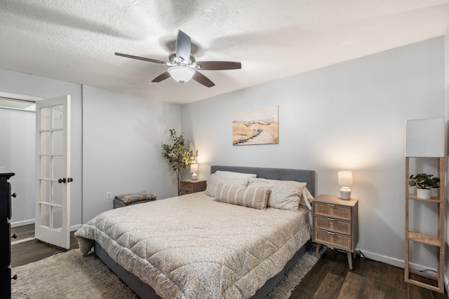 121 Pearl Dr NE, Rio Rancho, NM 87124 - bedroom with wood finished floors, ceiling fan, and a textured ceiling