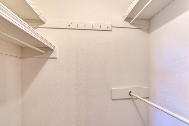 9201 Academy Hills Dr NE, Albuquerque, NM 87111 - unfurnished room with light carpet