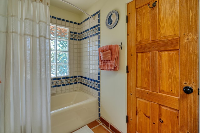15 Sunset Blvd, Placitas, NM 87043 - bathroom featuring a bath and a shower with curtain