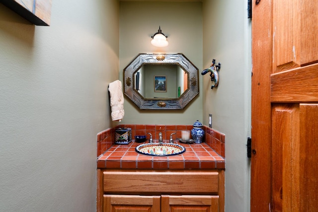 15 Sunset Blvd, Placitas, NM 87043 - bathroom featuring vanity