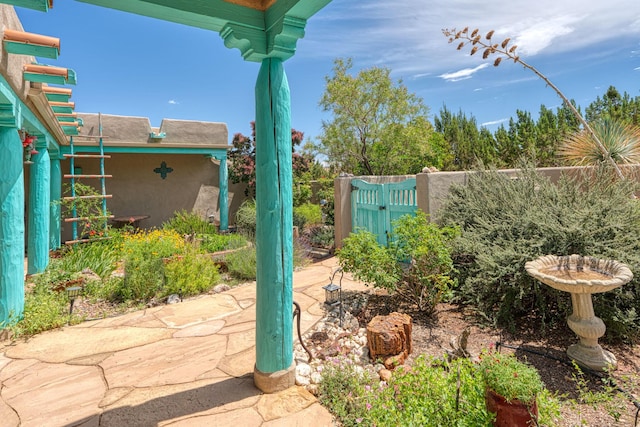 15 Sunset Blvd, Placitas, NM 87043 - view of yard with a gate