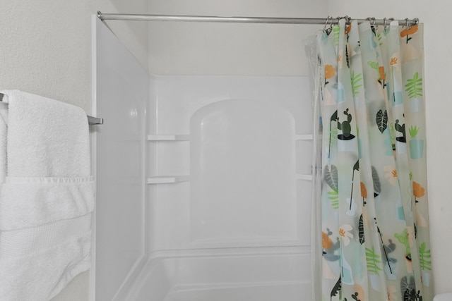 44 Los Balcones Pl NE, Rio Rancho, NM 87124 - full bath featuring a shower with curtain