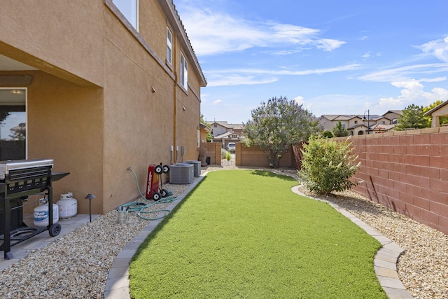 44 Los Balcones Pl NE, Rio Rancho, NM 87124 - fenced backyard with a residential view