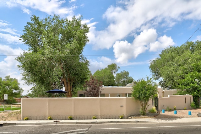 2616 Mountain Rd NW, Albuquerque, NM 87104 - photo 2