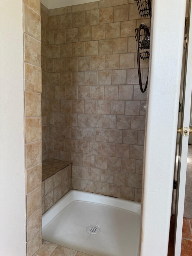 5400 Pegasus Dr NW, Albuquerque, NM 87120 - full bath featuring a shower