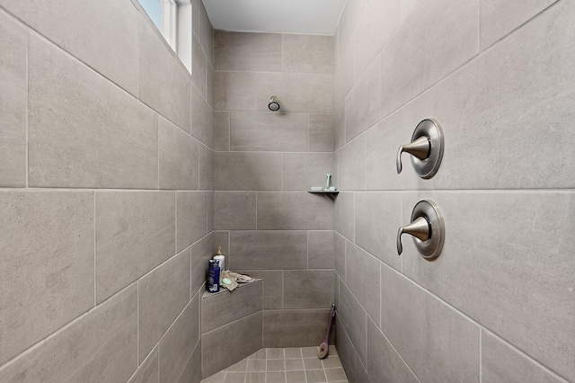 4293 Crowned Eagle Loop NE, Rio Rancho, NM 87144 - bathroom featuring tiled shower