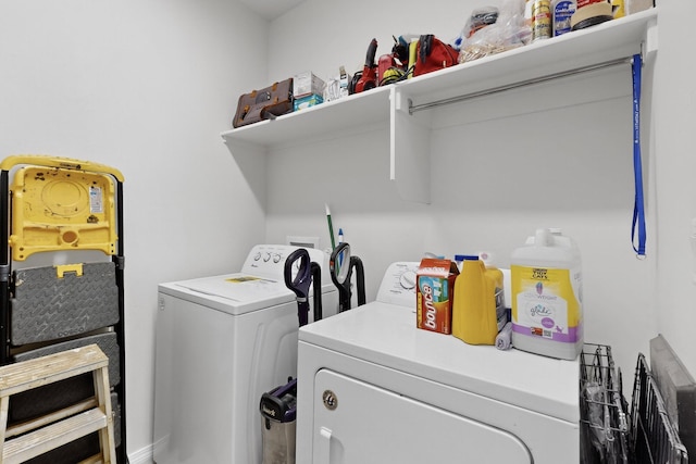 4293 Crowned Eagle Loop NE, Rio Rancho, NM 87144 - laundry room with independent washer and dryer