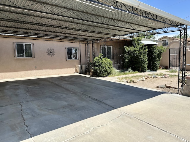 604 9th St SW, Albuquerque, NM 87102 - view of patio / terrace featuring a shed