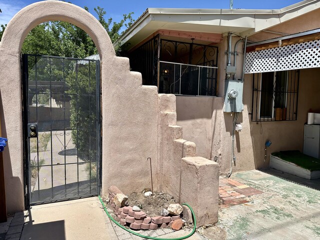 604 9th St SW, Albuquerque, NM 87102 - view of property exterior with stucco siding