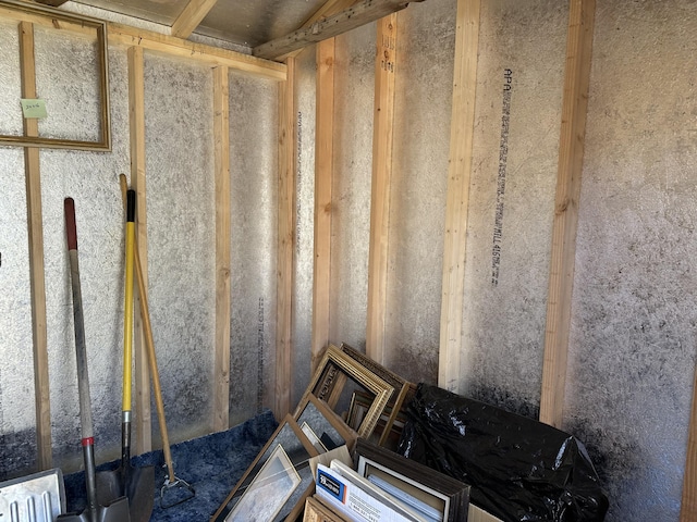 604 9th St SW, Albuquerque, NM 87102 - view of bathroom
