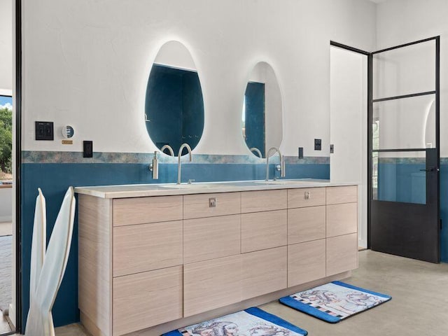 400 Perea Ln, Corrales, NM 87048 - bathroom featuring double vanity