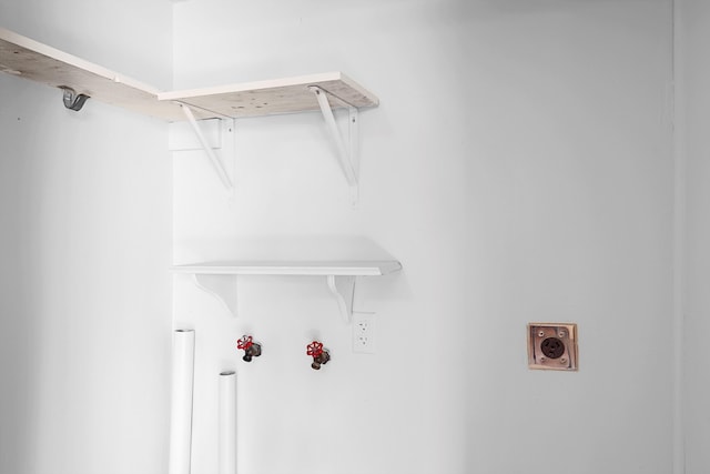 118 Sandia View Rd, Corrales, NM 87048 - laundry room with washer hookup and hookup for an electric dryer