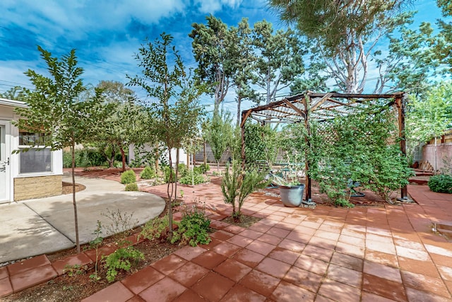 7719 Euclid Ave NE, Albuquerque, NM 87110 - view of patio