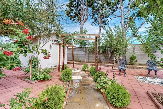 7719 Euclid Ave NE, Albuquerque, NM 87110 - view of patio