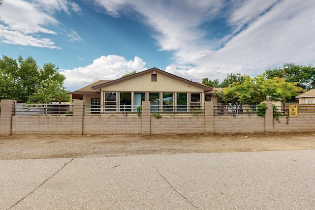 1519 Lundy Ln SW, Albuquerque, NM 87105 - view of front of house