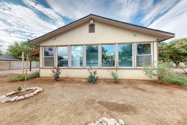 1519 Lundy Ln SW, Albuquerque, NM 87105 - view of side of home