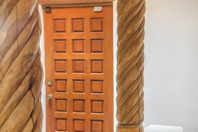 2505 Elfego Rd NW, Albuquerque, NM 87107 - property entrance