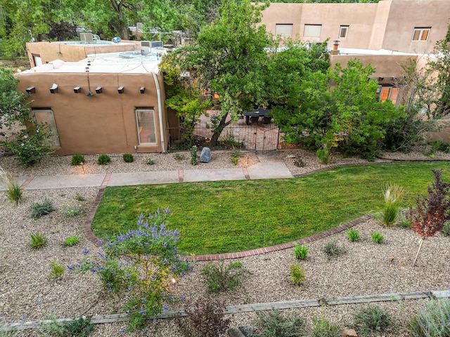 2505 Elfego Rd NW, Albuquerque, NM 87107 - view of yard with a gate