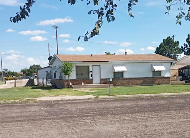 714 Locust St, Clayton, NM 88415 - ranch-style home with brick siding