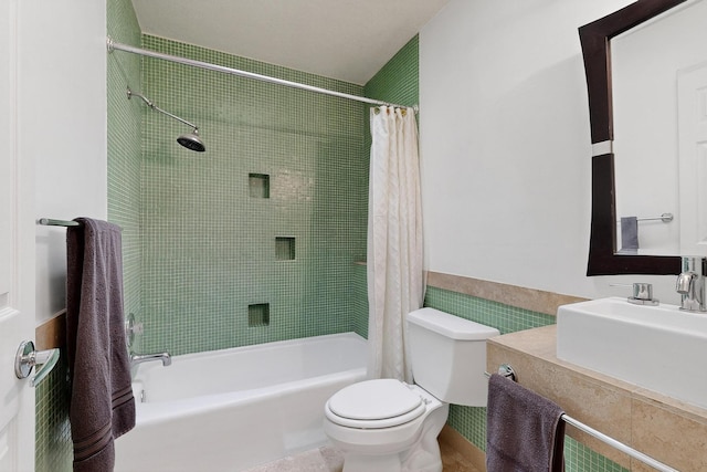 2900 Vista Del Rey NE Unit 7A, Albuquerque, NM 87112 - full bathroom featuring shower / tub combo and vanity