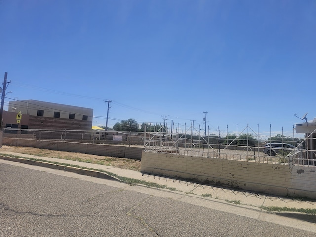 1921 John St SE, Albuquerque, NM 87102 - view of yard