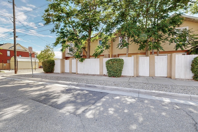 700 Fruit Ave NW Unit G, Albuquerque, NM 87102 - view of front of house