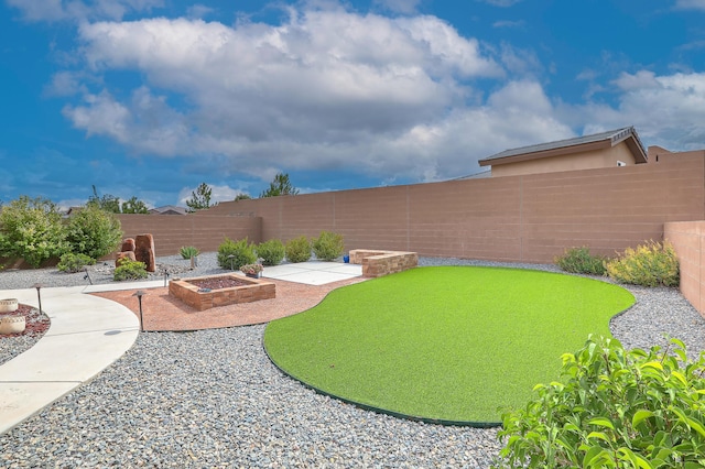 2952 Kings Canyon Loop NE, Rio Rancho, NM 87144 - fenced backyard with a patio