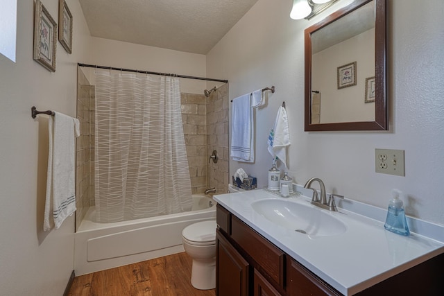 1 Dinosaur Rd, Stanley, NM 87056 - full bath with vanity, shower / tub combo, wood finished floors, and a textured ceiling