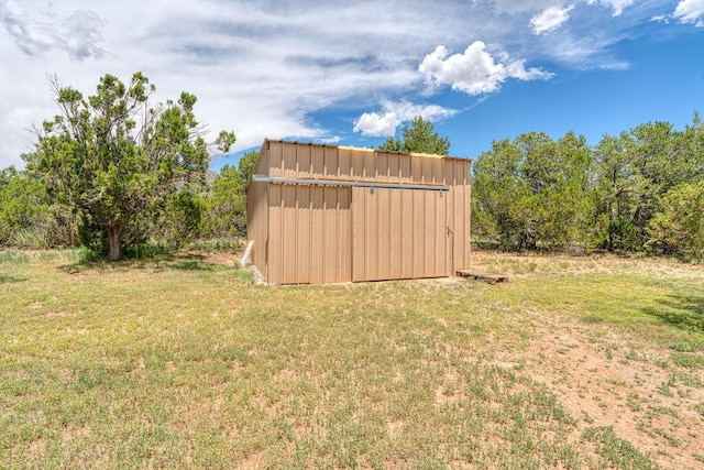 1 Dinosaur Rd, Stanley, NM 87056 - view of grassy yard with a shed