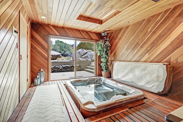 1036 Red Oaks Loop NE, Albuquerque, NM 87122 - sunroom / solarium featuring a jacuzzi