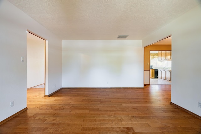 5900 Los Hermanos Ct NE, Albuquerque, NM 87111 - photo 13