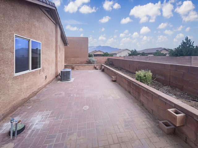 1225 La Fonda St, Bernalillo, NM 87004 - fenced backyard with a patio area