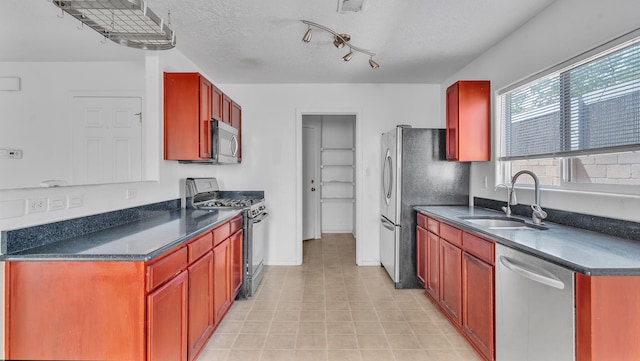 4247 Altura Vista Ln NE, Albuquerque, NM 87110 - photo 13
