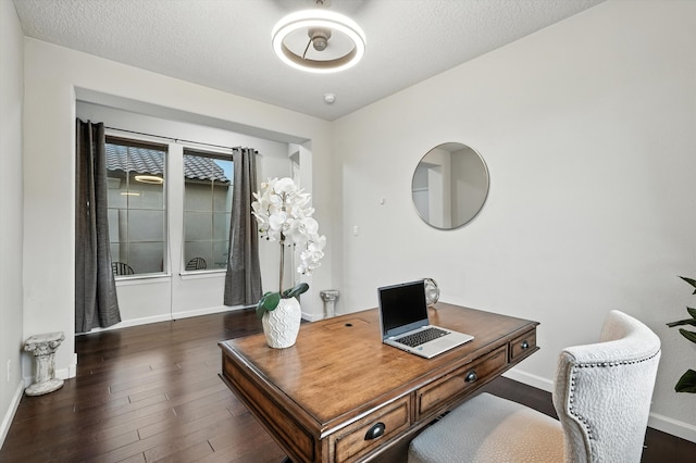 43 Vista Larga Pl NE, Rio Rancho, NM 87124 - home office featuring wood finished floors and a textured ceiling