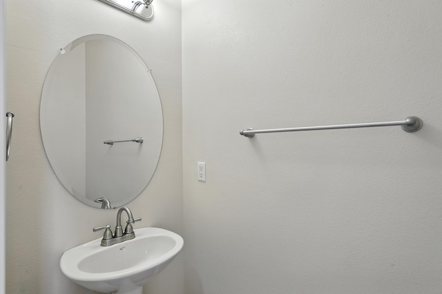 6903 Wrangell Loop NE, Rio Rancho, NM 87144 - bathroom with a sink
