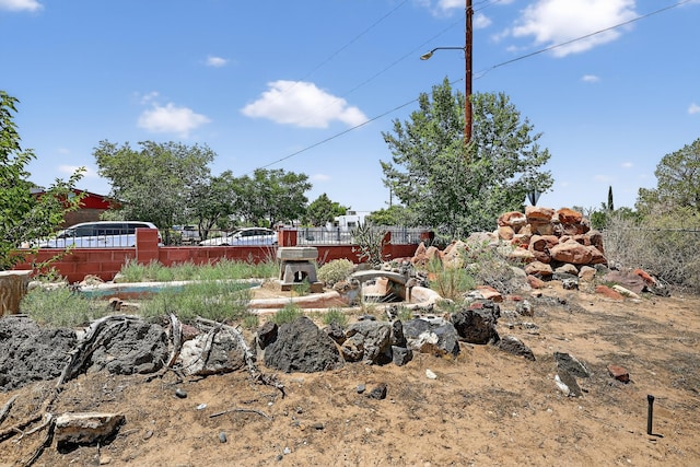 302 Crestview Dr SW, Albuquerque, NM 87105 - view of yard