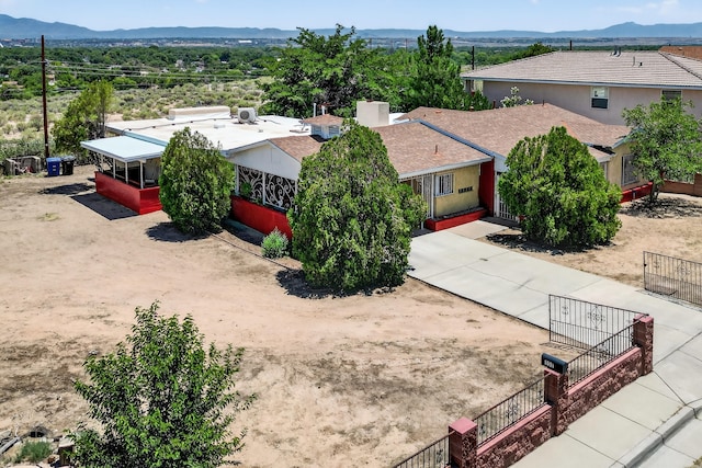 302 Crestview Dr SW, Albuquerque, NM 87105 - aerial view of a mountainous background