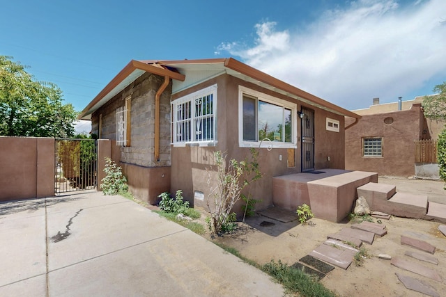 907 Edith Blvd SE, Albuquerque, NM 87102 - photo 1