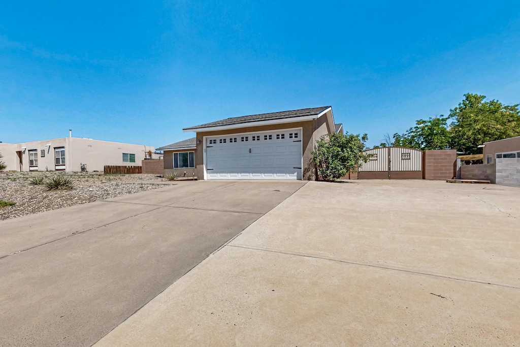 5905 Unitas Ln NW, Albuquerque, NM 87114 - photo 1