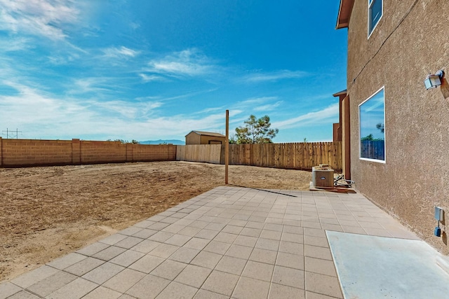 1324 Desert Paintbrush Loop, Rio Rancho, NM 87144 - fenced backyard featuring a patio