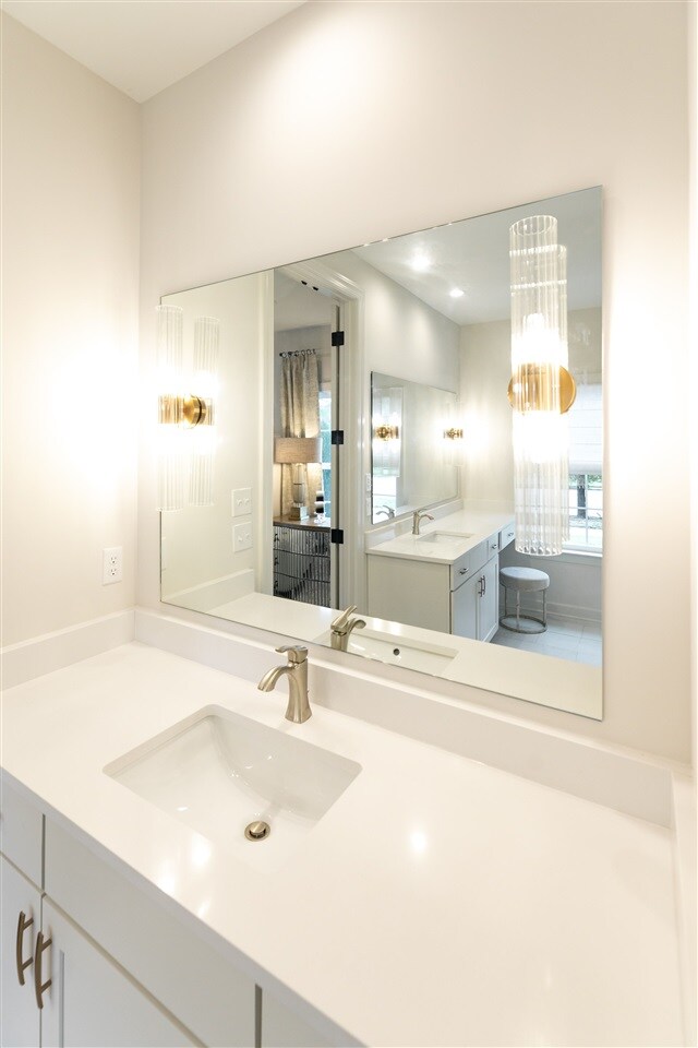 9636 Grays Meadow Dr, Cordova, TN 38018 - bathroom featuring vanity