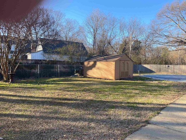 245 S Mendenhall Rd, Memphis, TN 38117 - view of yard with a storage unit