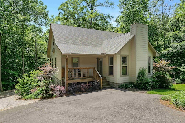 view of front of house with a porch